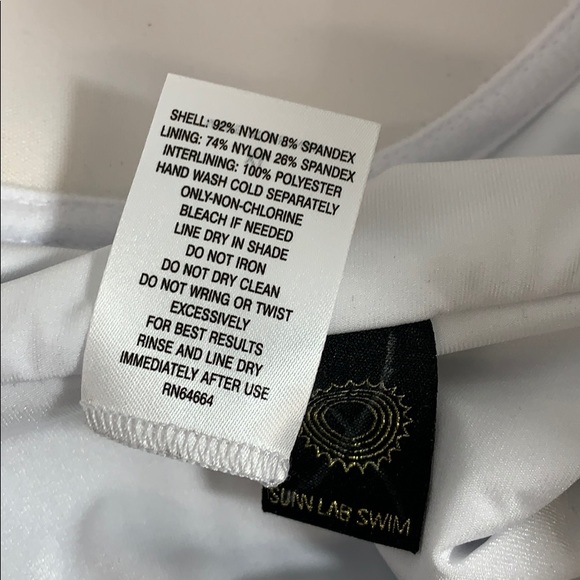 NWOT Bikini top with wide band removable strap - Picture 3 of 3